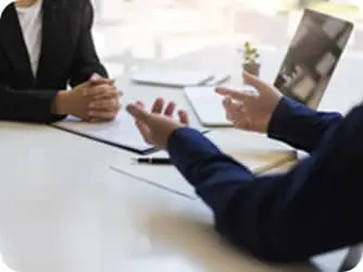 法律相談・ご契約 - 担当弁護士との面談を通してご相談者様の不安や悩みを解消いたします。ご依頼時には委任契約を締結させていただきます。